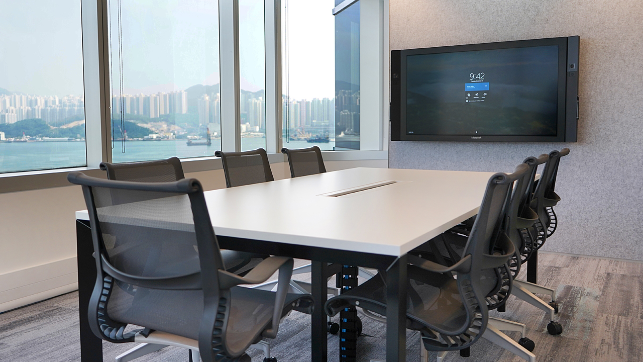 Huddle Room with Microsoft Surface Hub